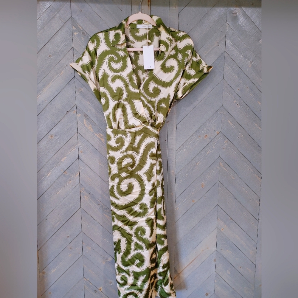 Mango dress NWT size 6 US